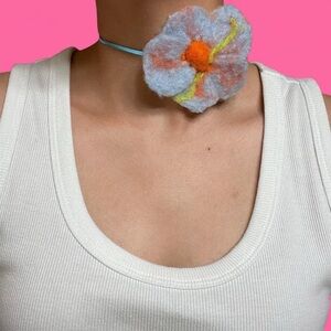 vintage! y2k! blue, green, & orange felt flower choker necklace!